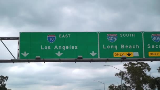 Road sign Los Angeles — Stock Video