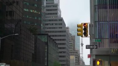 New York, Abd - 5 Mayıs 2019: New York şehir trafik ışıkları