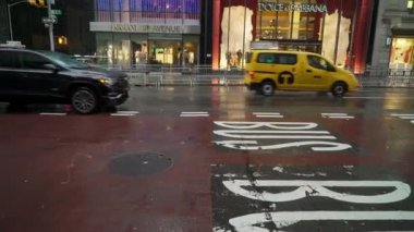 New York, Abd - 5 Mayıs 2019: Şehir sokağı