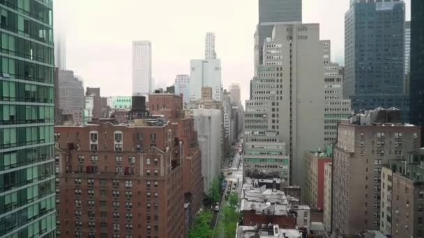 NUEVA YORK, EE.UU. - 5 DE MAYO DE 2019: Vista superior en Manhattan en Nueva York — Vídeos de Stock