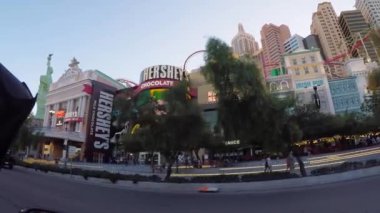 Las Vegas, Usa - 12 Mayıs 2019: Strip Caddesi 'nde Araba Kullanmak