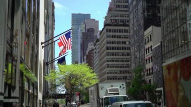 New York, ABD - 5 Mayıs 2019: Abd bayrağı binasında