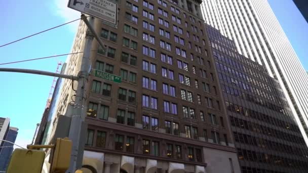Manhattan şehir merkezinde gökdelenler — Stok video