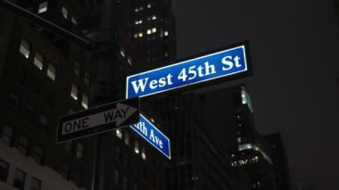 Geceleri New York 'ta