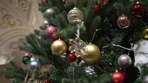Kerstboom met lichtjes — Stockvideo