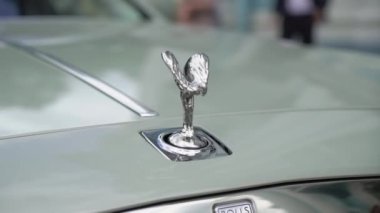 Saint-Petersburg, Rusya - 10 Haziran 2019: Rolls Royce Ghost lüks beyaz araba