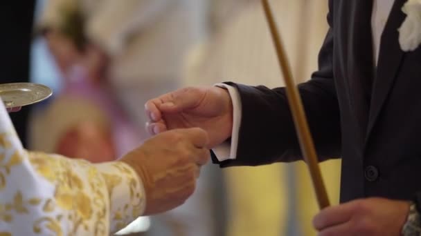 Cerimônia de casamento na igreja — Vídeo de Stock