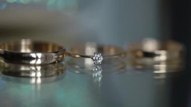 Cam arka planda alyanslar