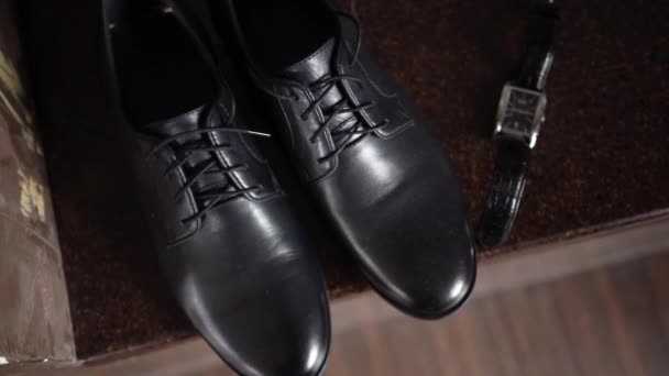 Mans czarne buty — Wideo stockowe