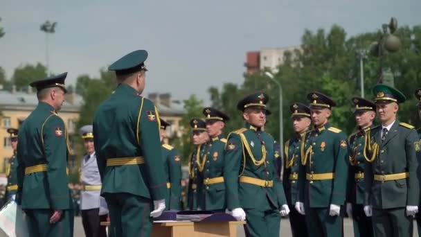 Saint-Petersburg, Oroszország-június 20, 2019: orosz hadsereg katonái — Stock videók