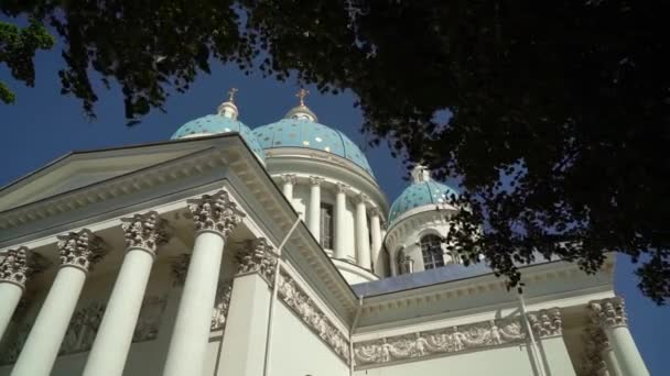 圣彼得堡， 俄罗斯 - 2019年6月23日： 三一大教堂 — 图库视频影像