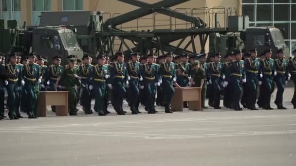 圣彼得堡,俄罗斯 - 2019年6月20日:俄罗斯军队士兵 — 图库视频影像