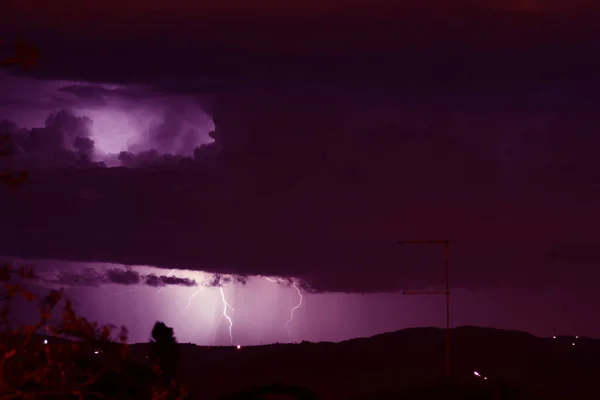 Relâmpago Distância Entre Nuvens Tempestade Trovão — Fotografia de Stock