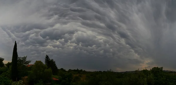 Mammatus Clouds Cumulonimbus Clouds Mammatus Grouping Clouds Which Usually Indicate — Stock Photo, Image