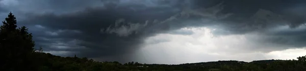 Nuvens Tempestade Espetaculares Perturbadoras Com Chuva Forte Lado Esquerdo — Fotografia de Stock