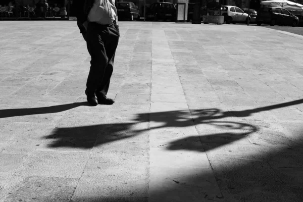 Hombre Siciliano Una Plaza Con Las Manos Los Bolsillos Con — Foto de Stock