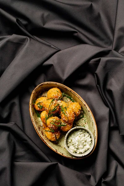Breaded cheese balls with sauce — Stock Photo, Image