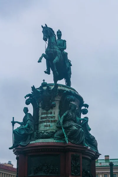 ニコライ皇帝、ロシアのサンクトペテルブルクで 1 の記念碑 — ストック写真