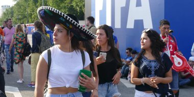 İçinde sombrero Meksika ponpon kızlar