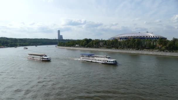 Estadio Luzhniki Moscú Río Con Barcos — Vídeo de stock