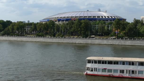 Rusia Moscú Estadio Luzhniki Moscú Río Con Barcos — Vídeos de Stock