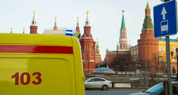 Ambulance at the Kremlin — Stock Photo, Image