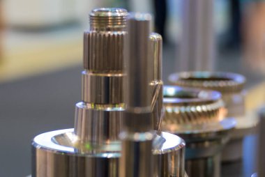 Bulanık arka planda metal matkap