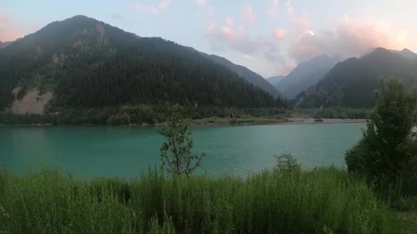 Horské jezero v Kazachstánu — Stock video