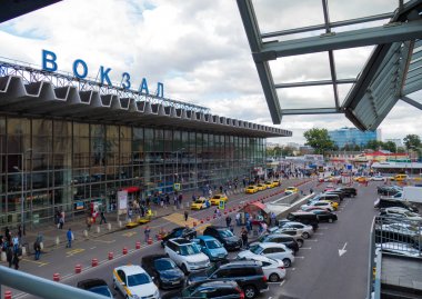 Moskova'daki Kursk tren istasyonu