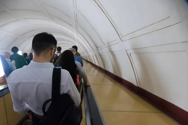 Rolltreppe in der Moskauer U-Bahn — Stockfoto