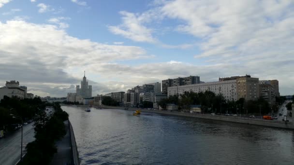 Moscow river, skyscraper and pleasure boat — Stock Video