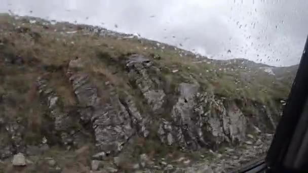 Montagnes le long de la route au printemps au Monténégro — Video