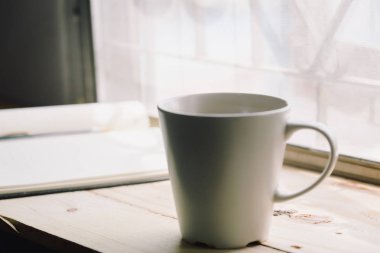 Ahşap masa kahve Kupası