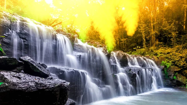 Paesaggio Foto Huay Mae Kamin Cascata Incredibile Cascata Nella Meravigliosa — Foto Stock