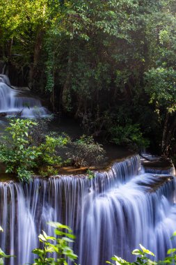 Manzara fotoğraf, Huay Mae Kamin Waterfall, Amazing şelale Kanchanaburi Eyaleti, Tayland, yağmur ormanlarında güzel şelale harika sonbahar ormandaki