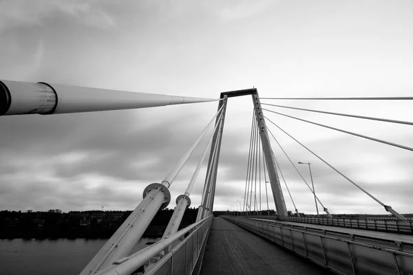 Pont Umea Suède Avec Ciel Partiellement Nuageux Noir Blanc — Photo