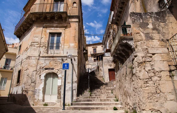 Kleurrijke Huizen Straten Het Oude Middeleeuwse Dorp Ragusa Sicilië Italië — Stockfoto