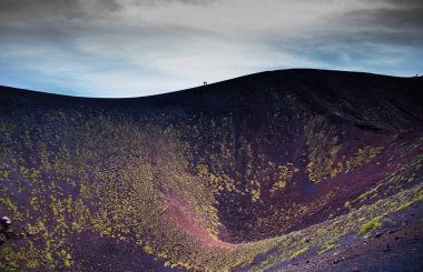 Etna Milli Parkı krater, Catania, Sicilya ile volkanik manzara panoramik