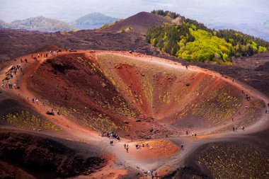 Etna Milli Parkı krater, Catania, Sicilya ile volkanik manzara panoramik