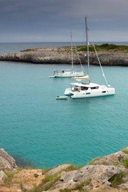 Güzel plaj Mallorca, İspanya. Yaz. Tatil. Deniz suyu.