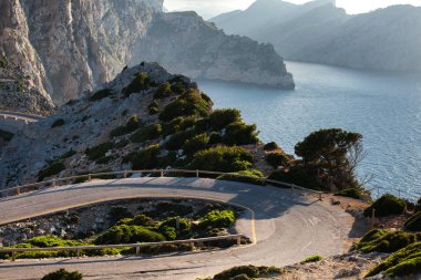 Günbatımı gökyüzü doğa manzara de Formentor kap içinde Mallorca balearic Islands, İspanya Kuzey.