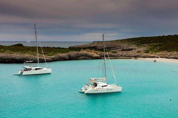 Güzel plaj Mallorca, İspanya. Yaz. Tatil. Deniz suyu.