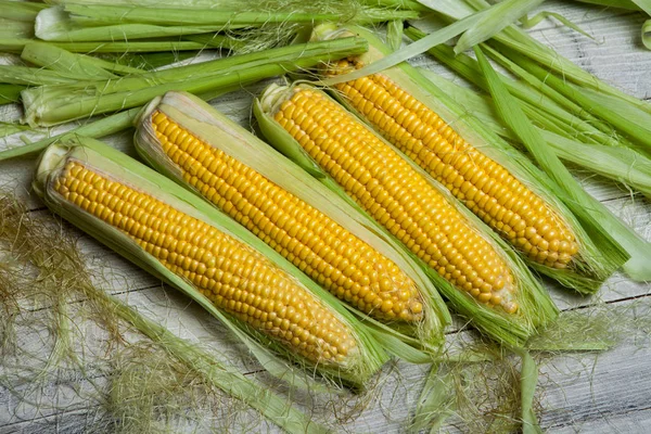 Fresh Corn Cobs Rustic Wooden Table Close Sweet Corn Ears — Stock Photo, Image
