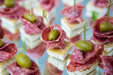 Gıda düğün olay tablo yemek servisi. Büfe doğrultusunda düğün. Lezzetli meze yakın çekim. 