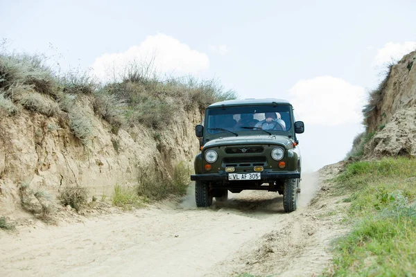 Leova Moldova 2018年8月 俄国军事指挥车 Uaz 3151 在领域 — 图库照片