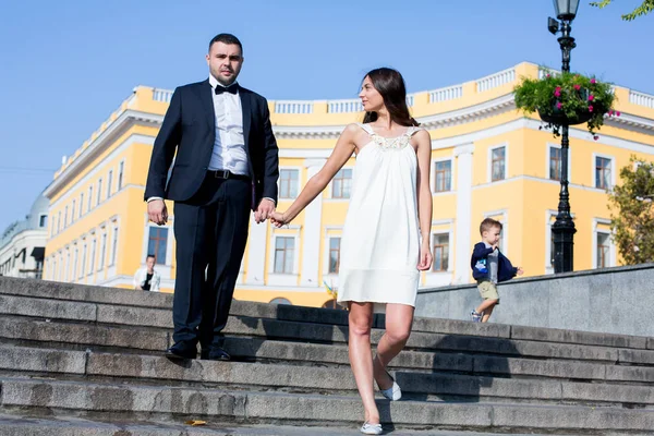 Happy Bride Groom Cheerful Married Couple Just Married Couple Embraced — Stock Photo, Image