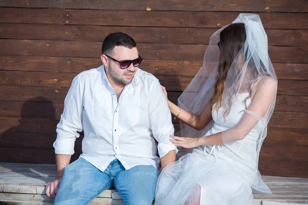 Mutlu Gelin Damat Evli Çift Sadece Evli Çift Kucakladı Düğün — Stok fotoğraf