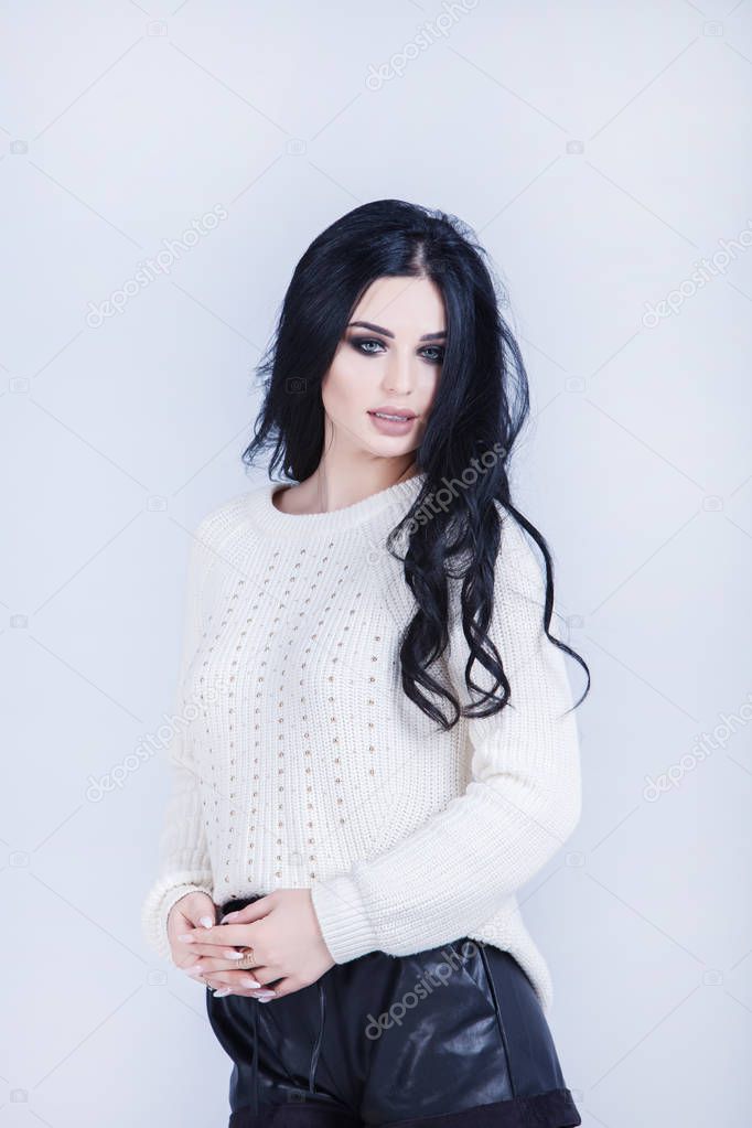 Beauty fashion portrait of young beautiful brunette girl with long black hair. Beauty face. portrait of beautiful woman with long hair