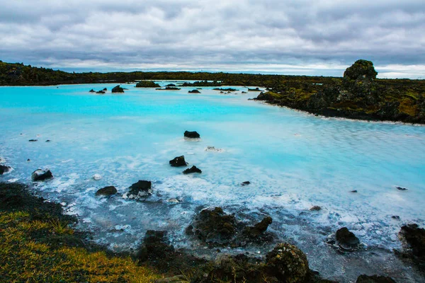 アイスランドのブルーラグーン地熱風呂リゾート レイキャビク アイスランドの近くの有名なブルーラグーン — ストック写真