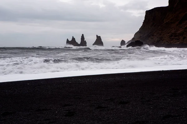 Kép Fekete Homokos Strand Közelében Vik Izland Déli Fehér Hab — Stock Fotó
